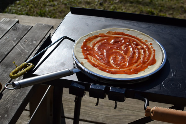 キャンプ　料理　ピザ　携帯　移動　ピザ窯