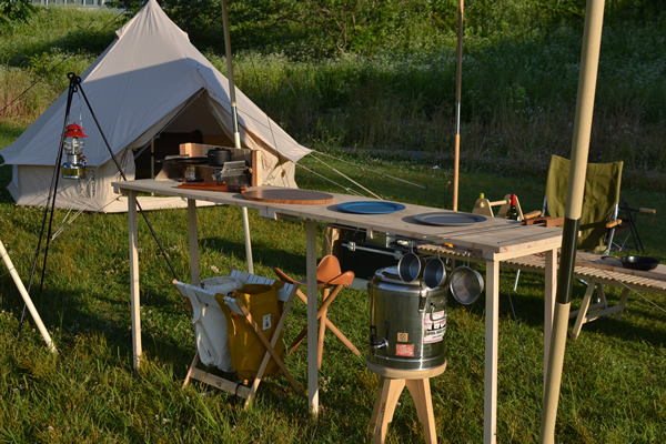 キャンプ　BAR　バー　カウンター　キッチン　木製　ウッド