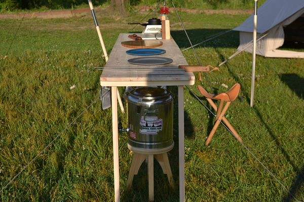 キャンプ　BAR　バー　カウンター　キッチン　木製　ウッド